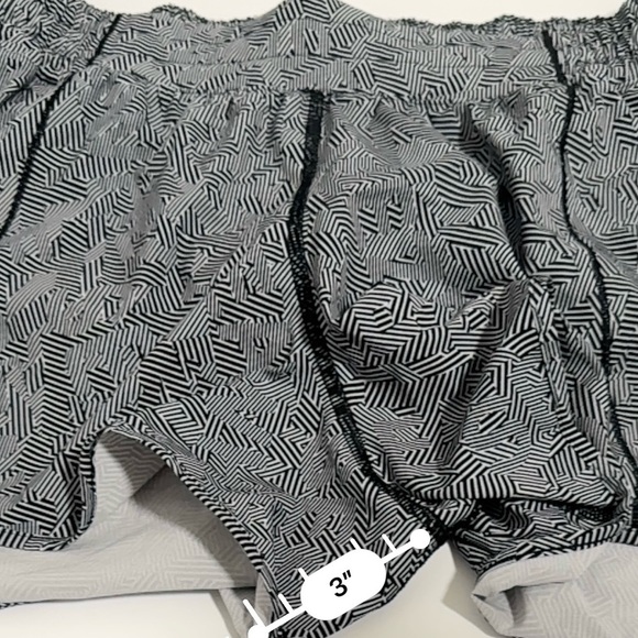 Lululemon Hotty Hot Short limited addition Seawheeze series size 12 tall - Picture 7 of 10